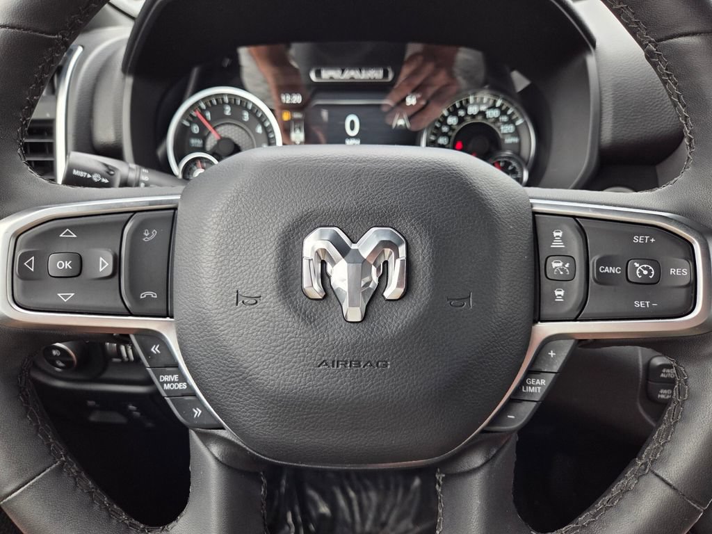 Used 2025 RAM 1500 Big Horn AWD/4WD image 30