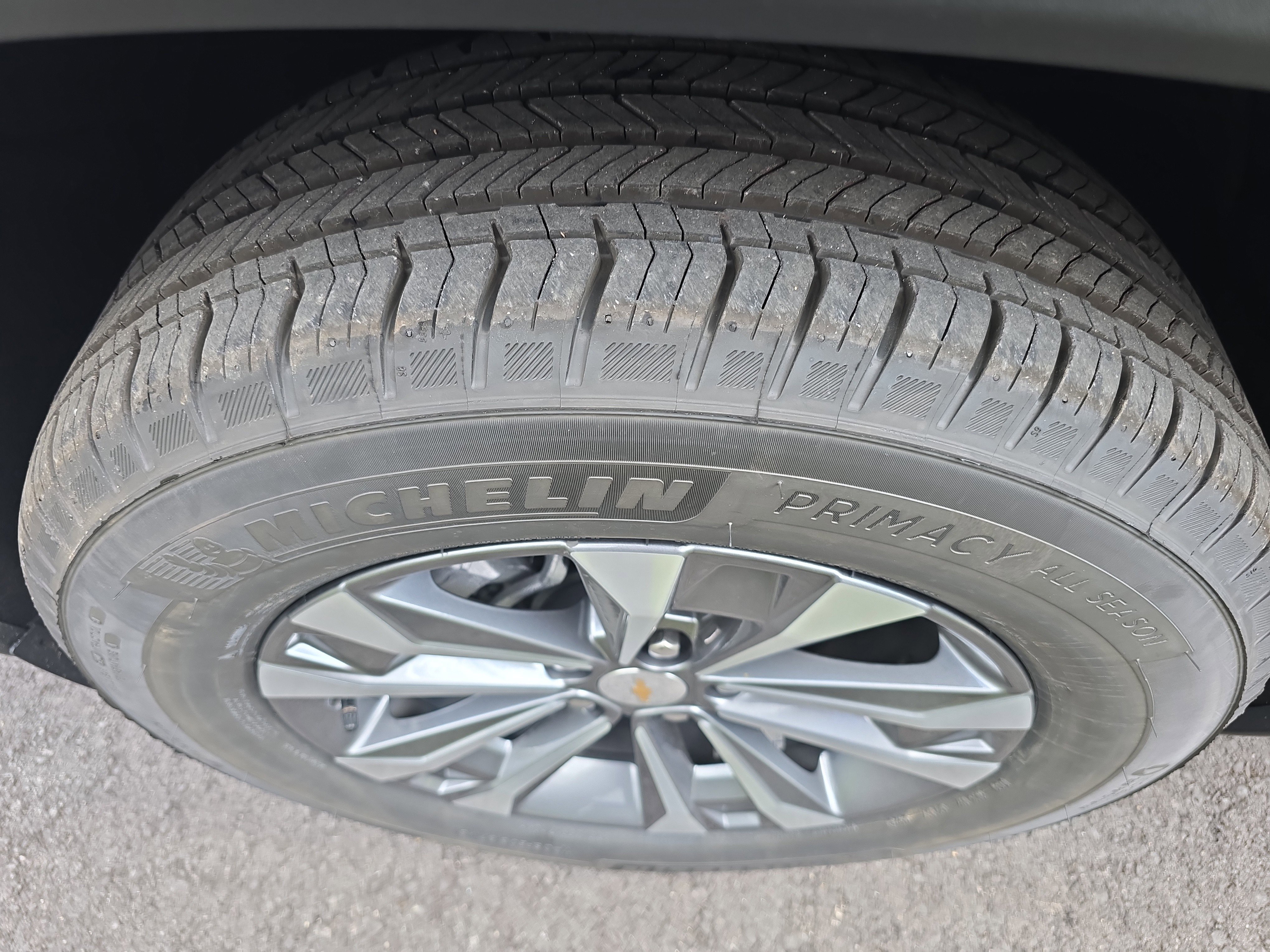 New 2026 Chevrolet Equinox LT w/ Convenience Package II AWD/4WD image 11