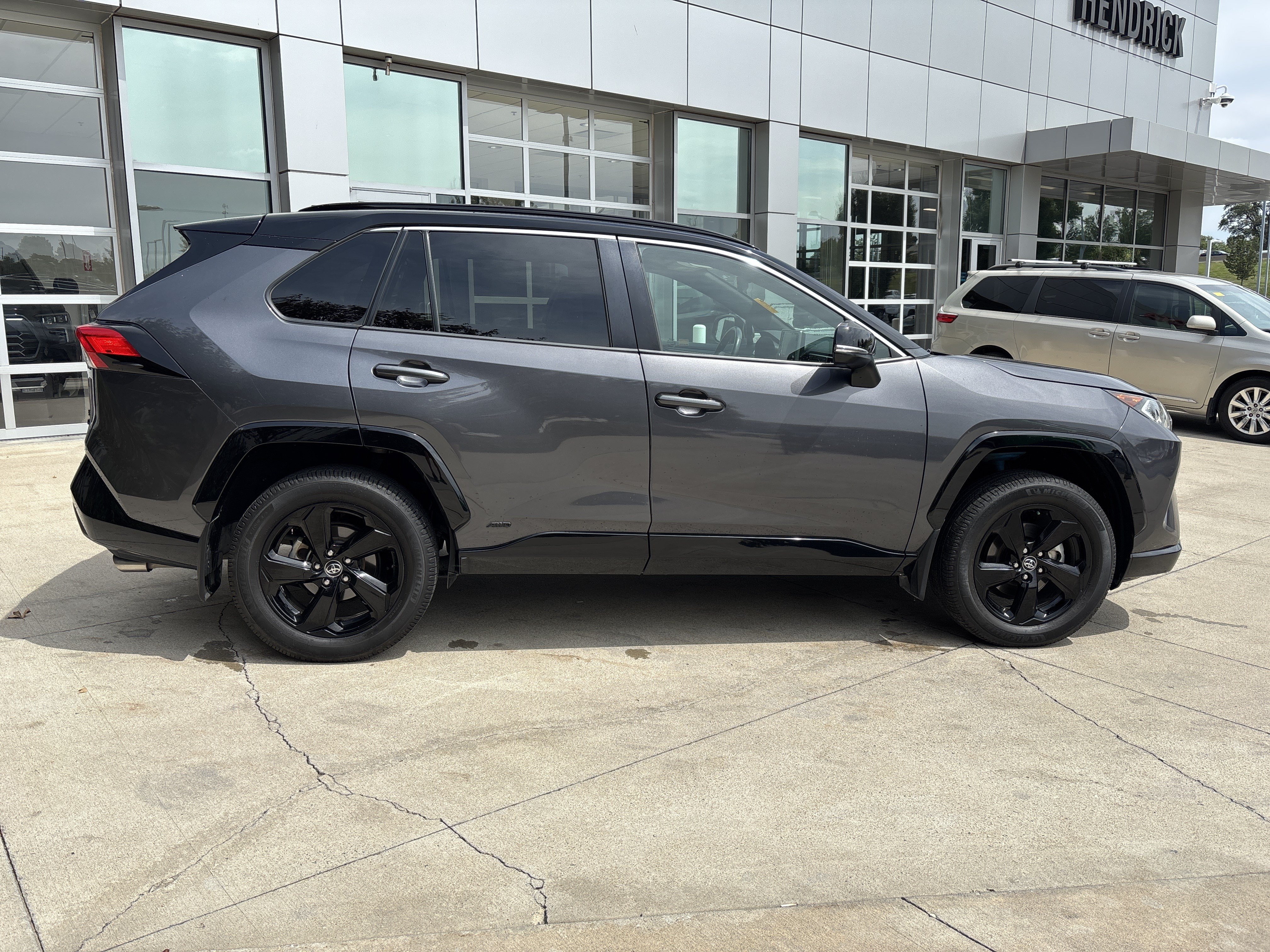 Used 2020 Toyota RAV4 XSE w/ XSE Grade Weather Package AWD/4WD image 11