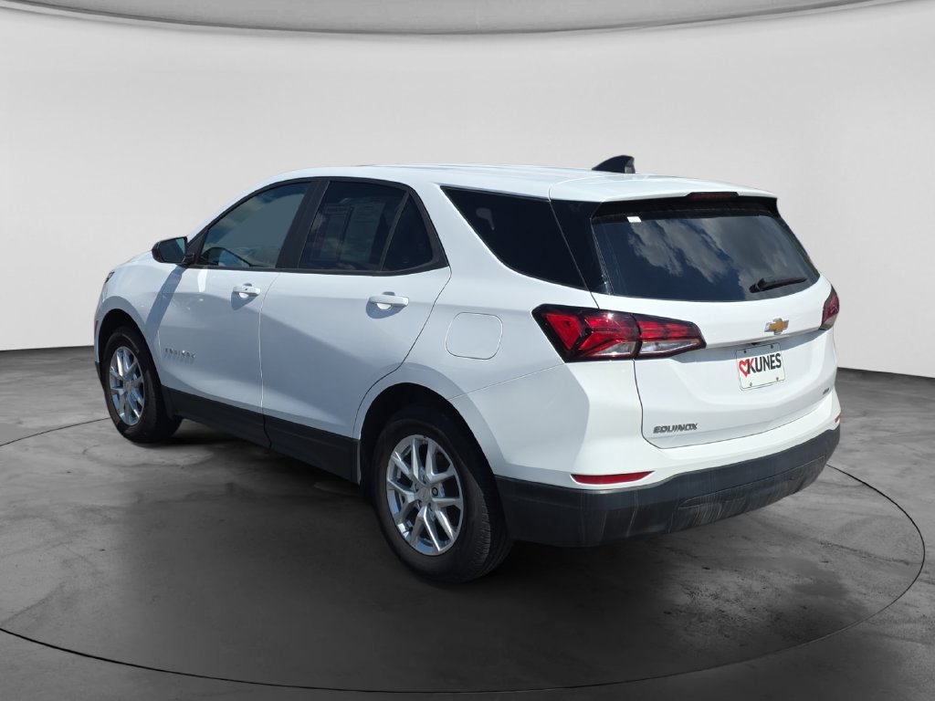Used 2023 Chevrolet Equinox LS AWD/4WD image 5
