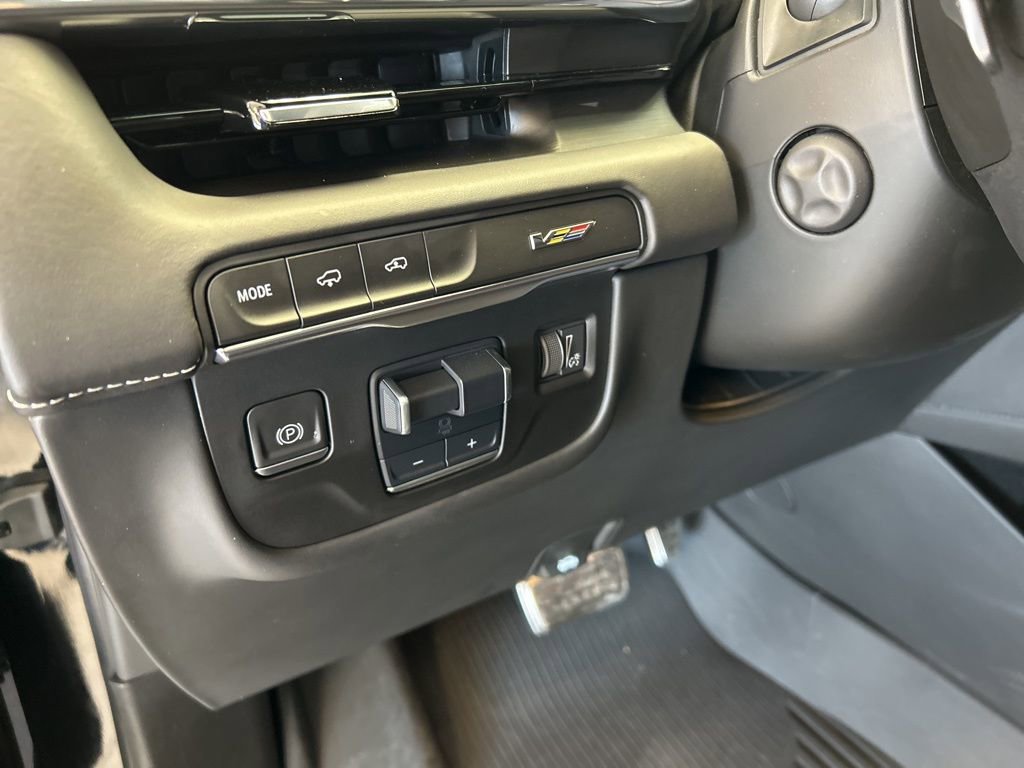 Used 2023 Cadillac Escalade ESV V AWD/4WD image 15