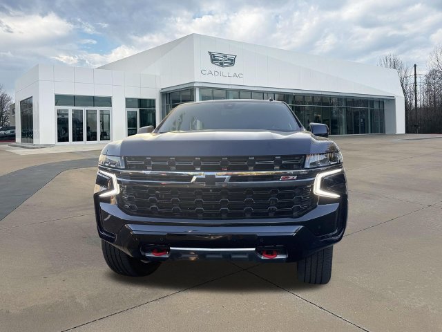 Used 2021 Chevrolet Tahoe Z71 w/ Luxury Package AWD/4WD image 2