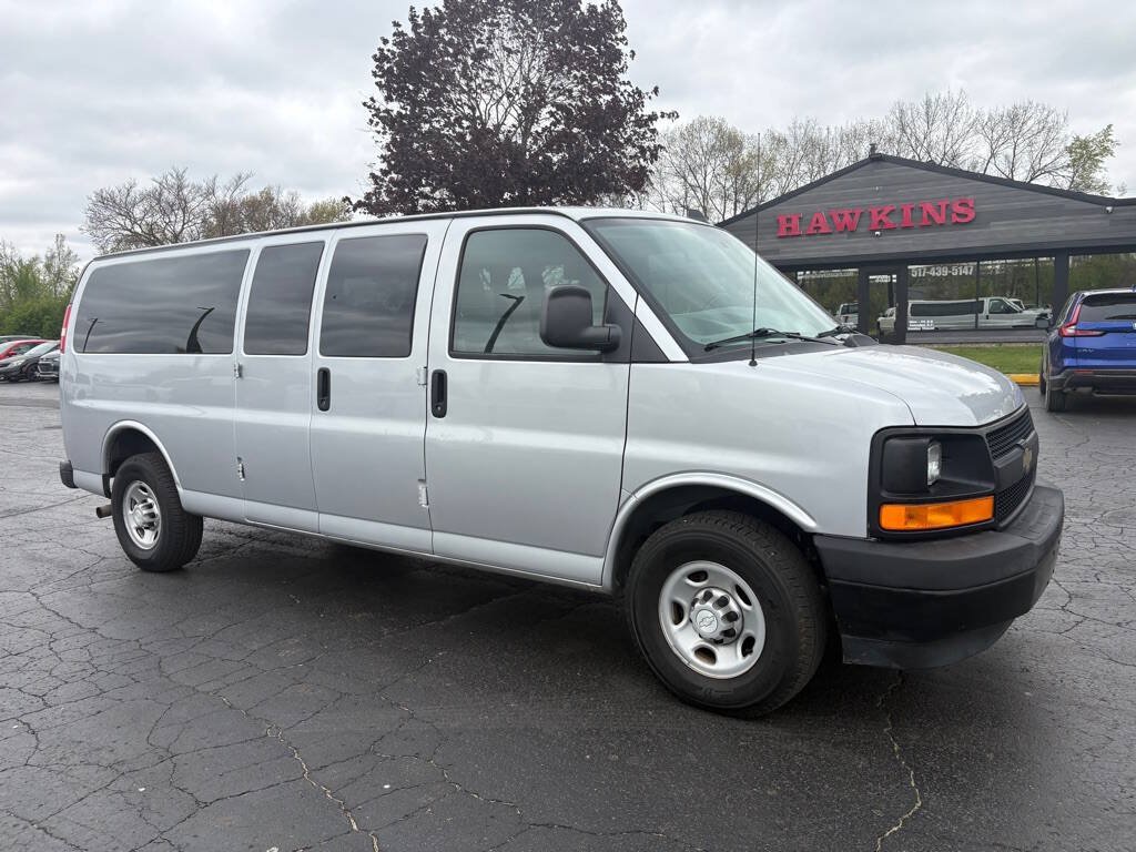 Used 2017 Chevrolet Express 3500 LS RWD image 4