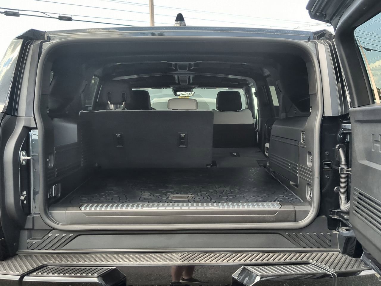 Used 2025 GMC Hummer EV 2X image 27