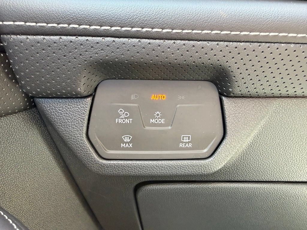 Used 2024 Volkswagen Atlas Cross Sport SE AWD/4WD image 26