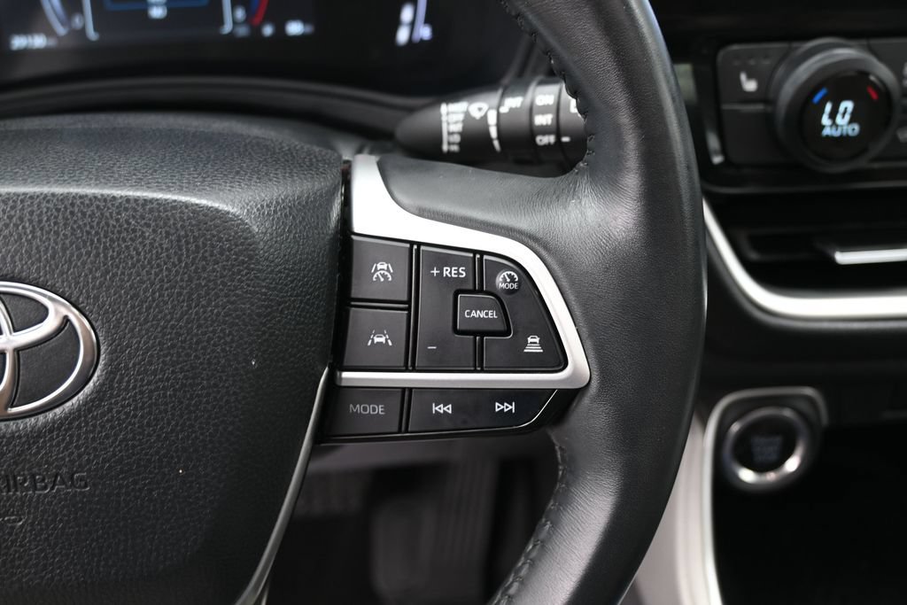 Used 2024 Toyota Grand Highlander AWD image 13