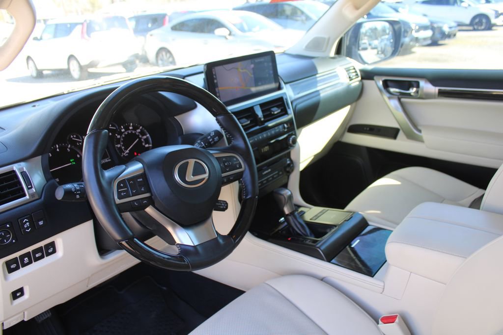 Used 2023 Lexus GX 460 Premium w/ Premium Package image 23