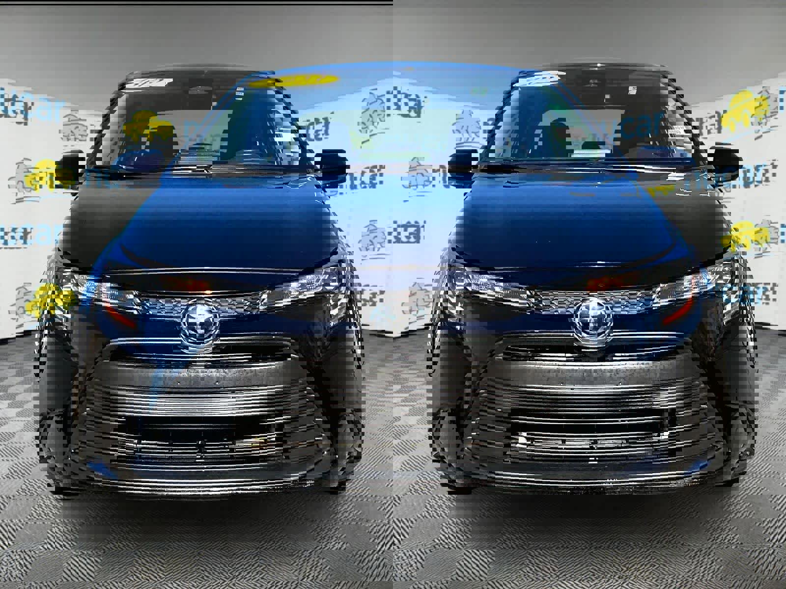 Used 2023 Toyota Corolla LE image 2