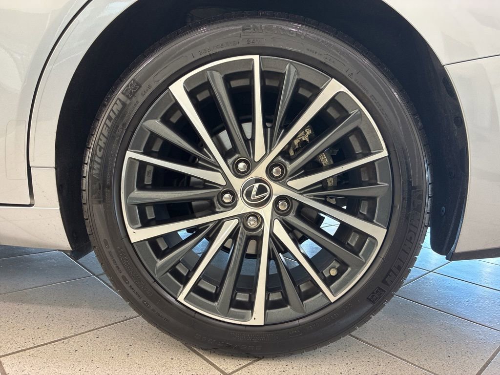 Certified 2024 Lexus ES 350 w/ Premium Package image 15