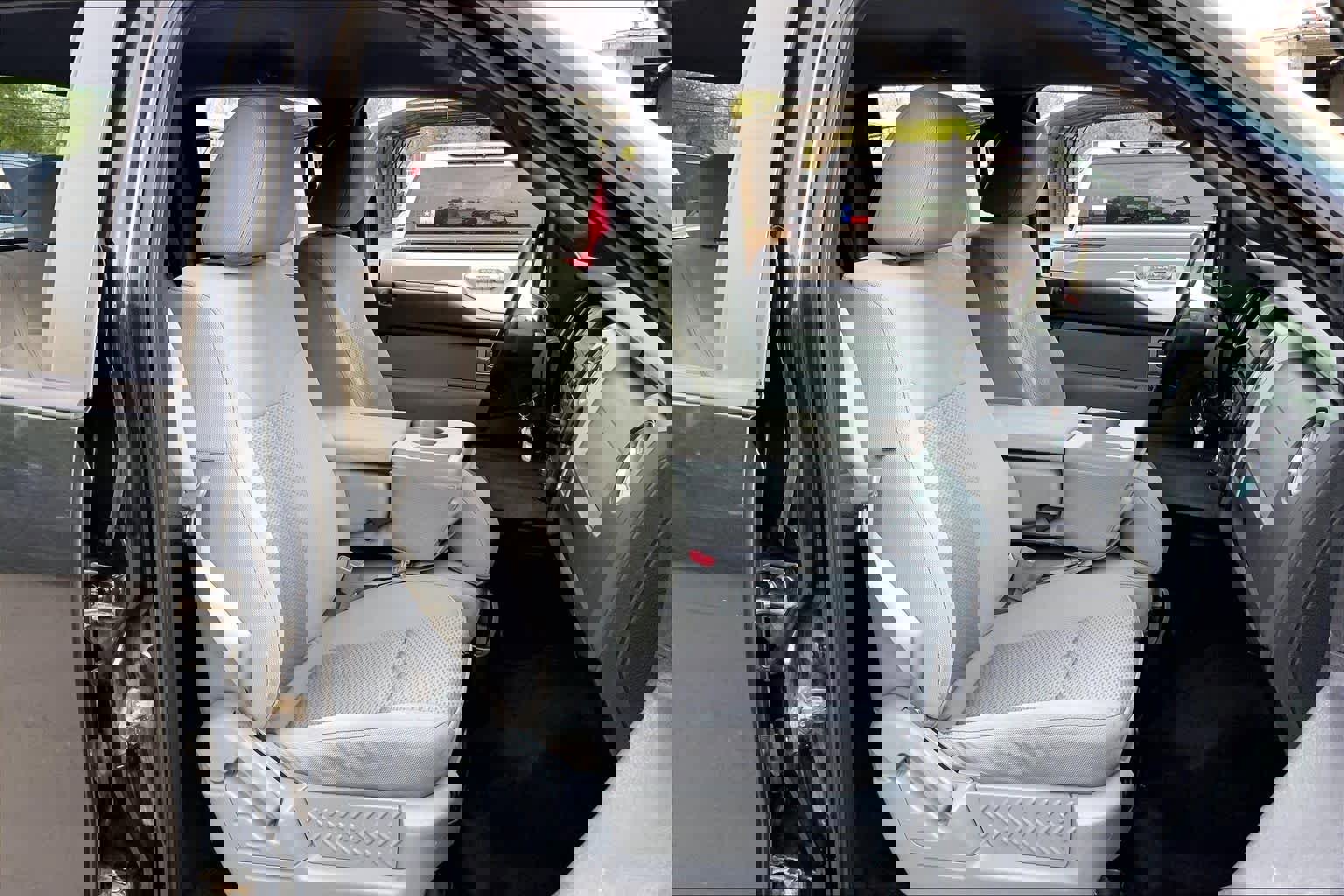 Used 2011 Ford F150 XLT w/ XLT Chrome Pkg AWD/4WD image 7