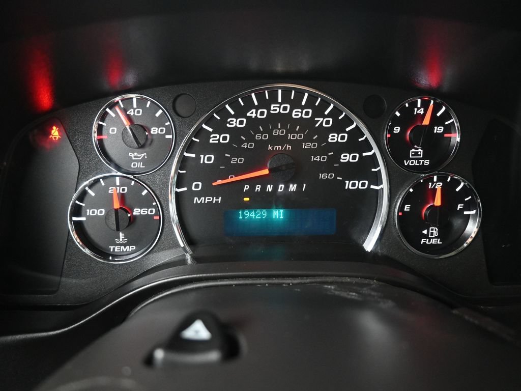 Used 2024 Chevrolet Express 2500 w/ Driver Convenience Package RWD image 19