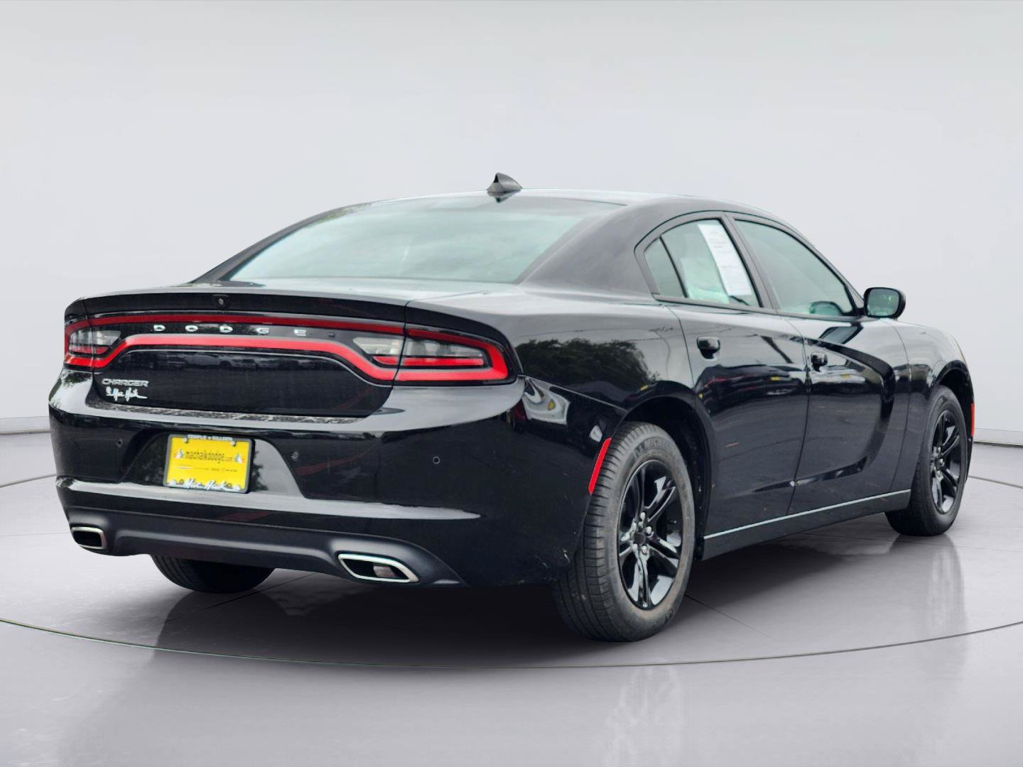 Used 2023 Dodge Charger SXT RWD image 6
