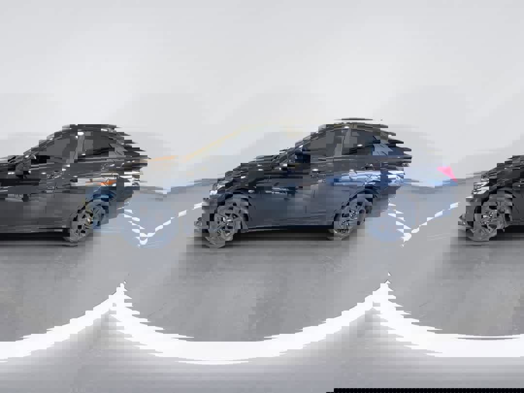 Used 2023 Hyundai Elantra SEL image 5