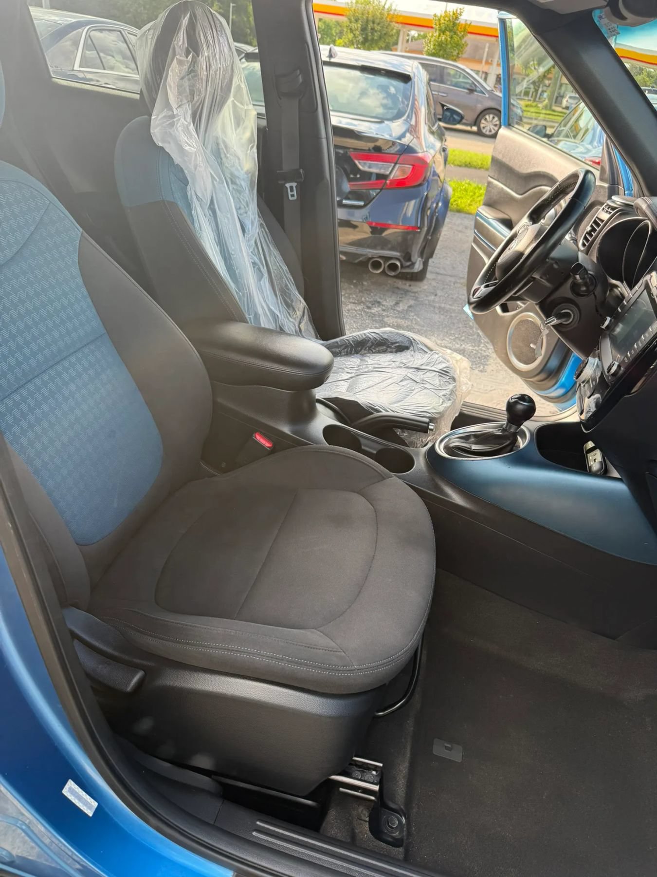 Used 2015 Kia Soul + w/ Audio Package FWD image 22