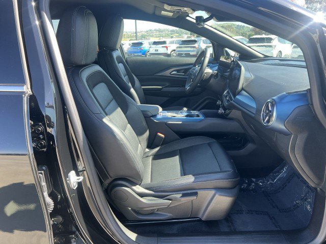 Used 2025 Chevrolet Equinox EV LT w/ Convenience Package image 27