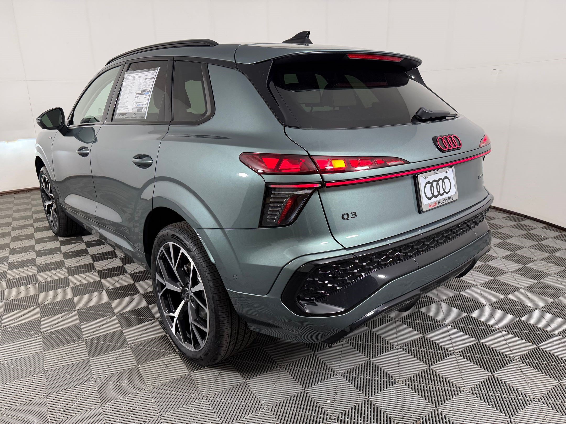 New 2026 Audi Q3 quattro 2.0T AWD/4WD image 3