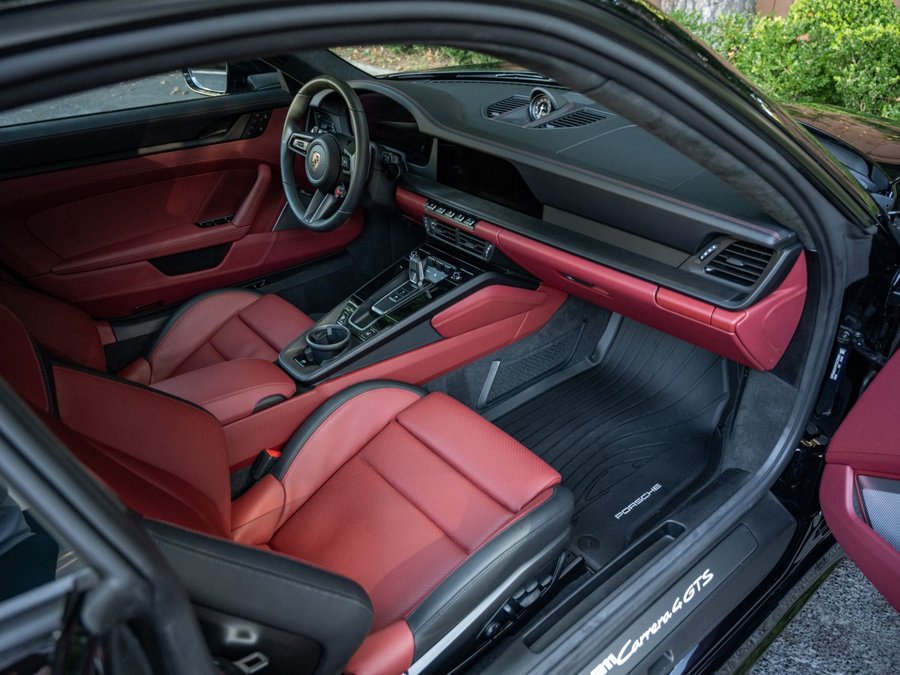 Used 2026 Porsche 911 Carrera 4 GTS AWD/4WD image 9