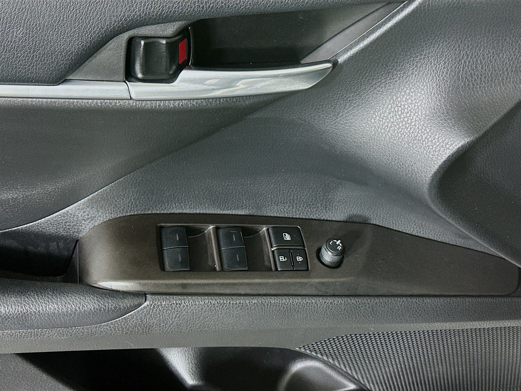 Used 2023 Toyota Camry SE w/ Convenience Package FWD image 14