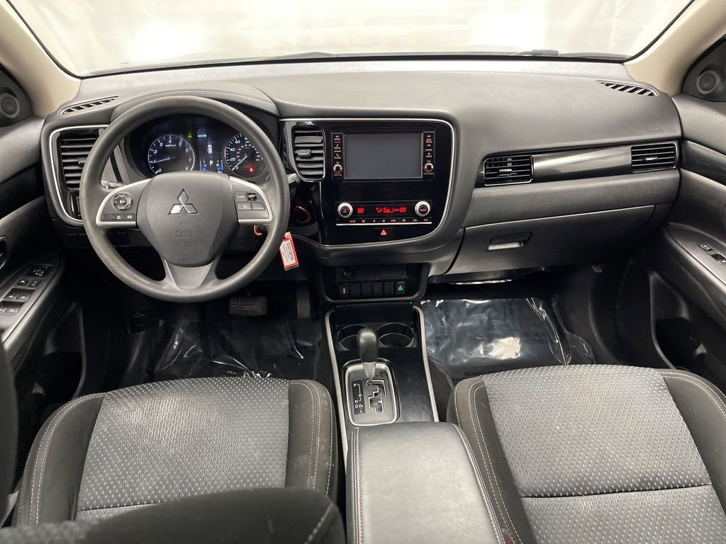 Used 2020 Mitsubishi Outlander ES image 9