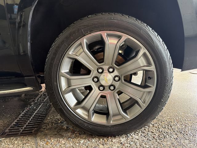 Used 2016 Chevrolet Suburban LTZ AWD/4WD image 10