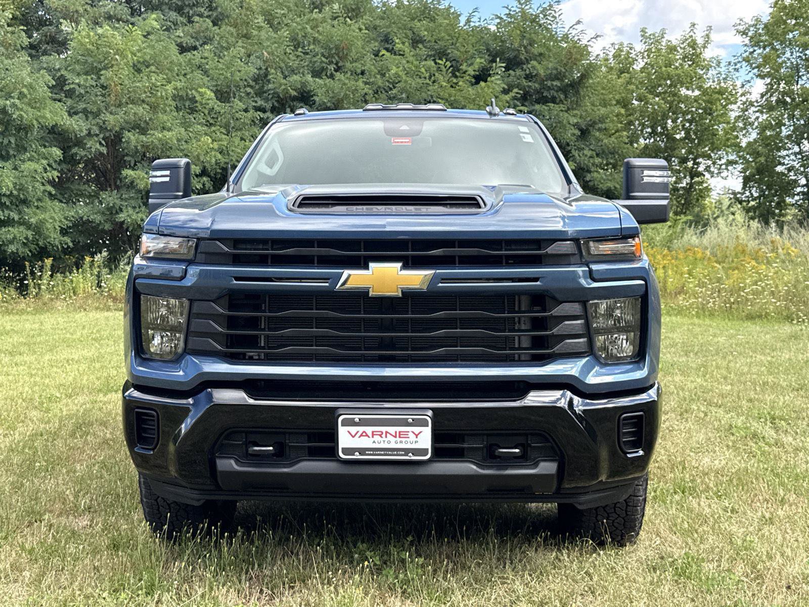 Used 2026 Chevrolet Silverado 2500 Custom w/ Custom Convenience Package AWD/4WD image 2