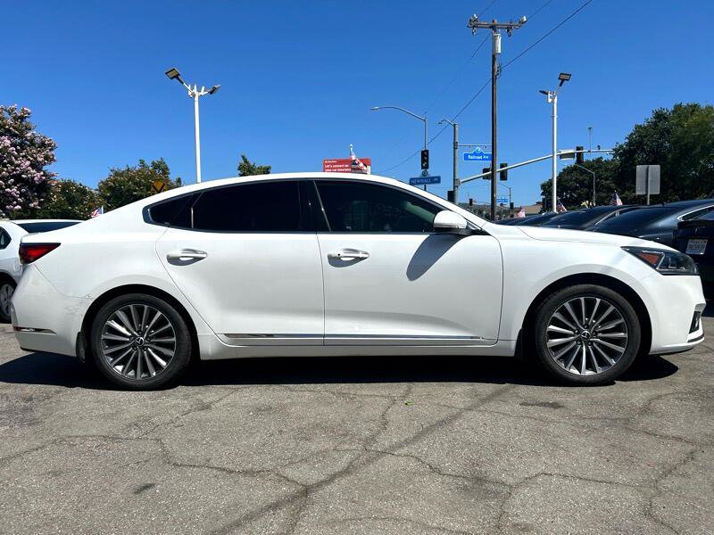 Used 2017 Kia Cadenza Premium w/ Luxury Package image 3