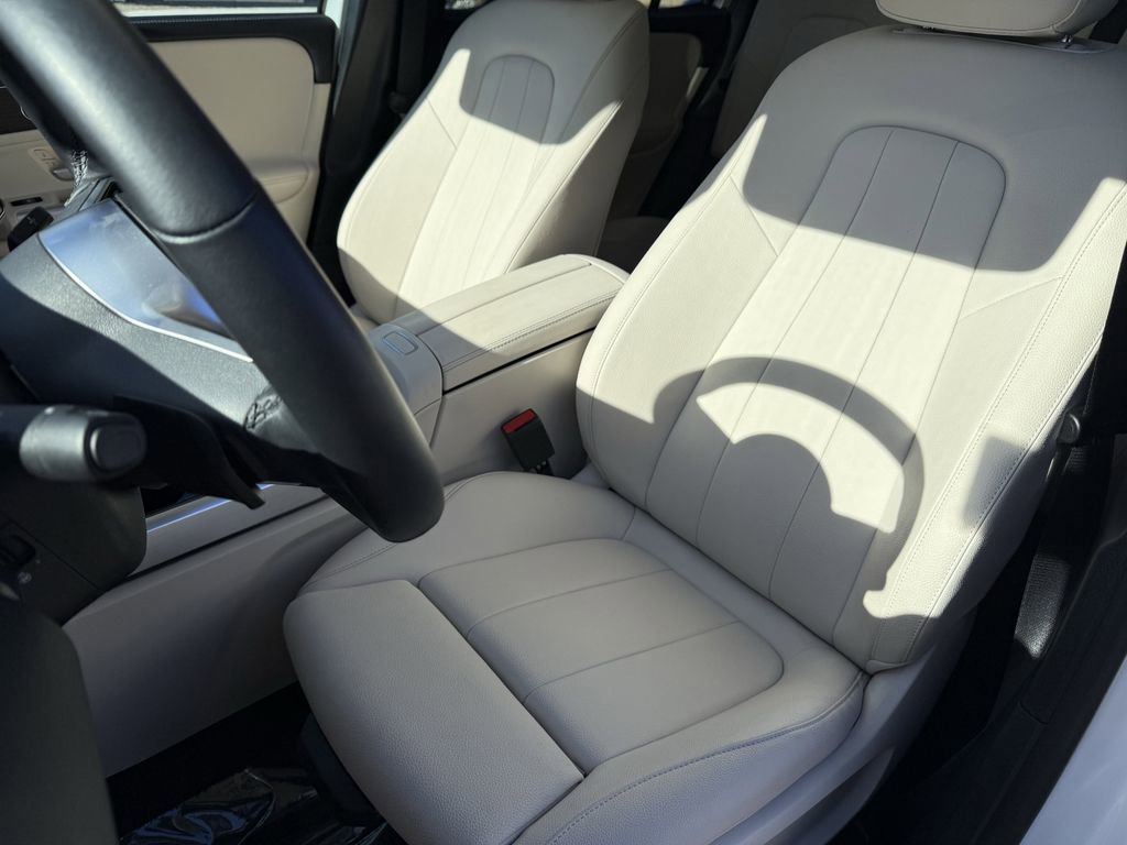 Certified 2025 Mercedes-Benz GLB 250 4MATIC image 31