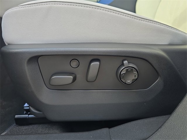 New 2026 Buick Envision Avenir image 17