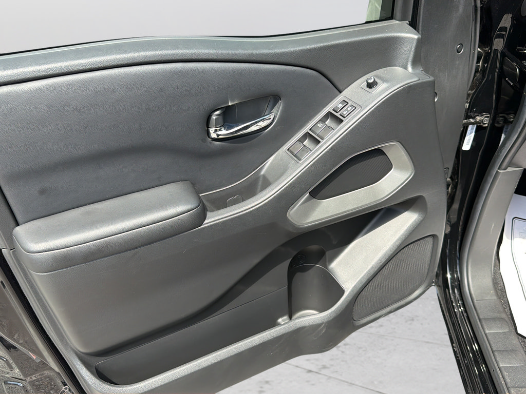 Certified 2025 Nissan Frontier SV RWD image 13