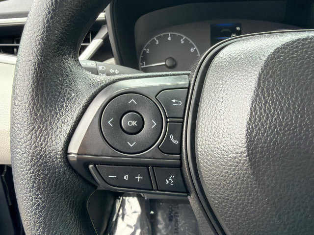 Used 2025 Toyota Corolla LE FWD image 29