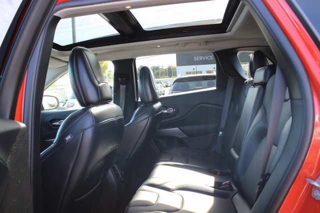 Used 2021 Jeep Cherokee Latitude Lux w/ Sun & Sound Group image 23