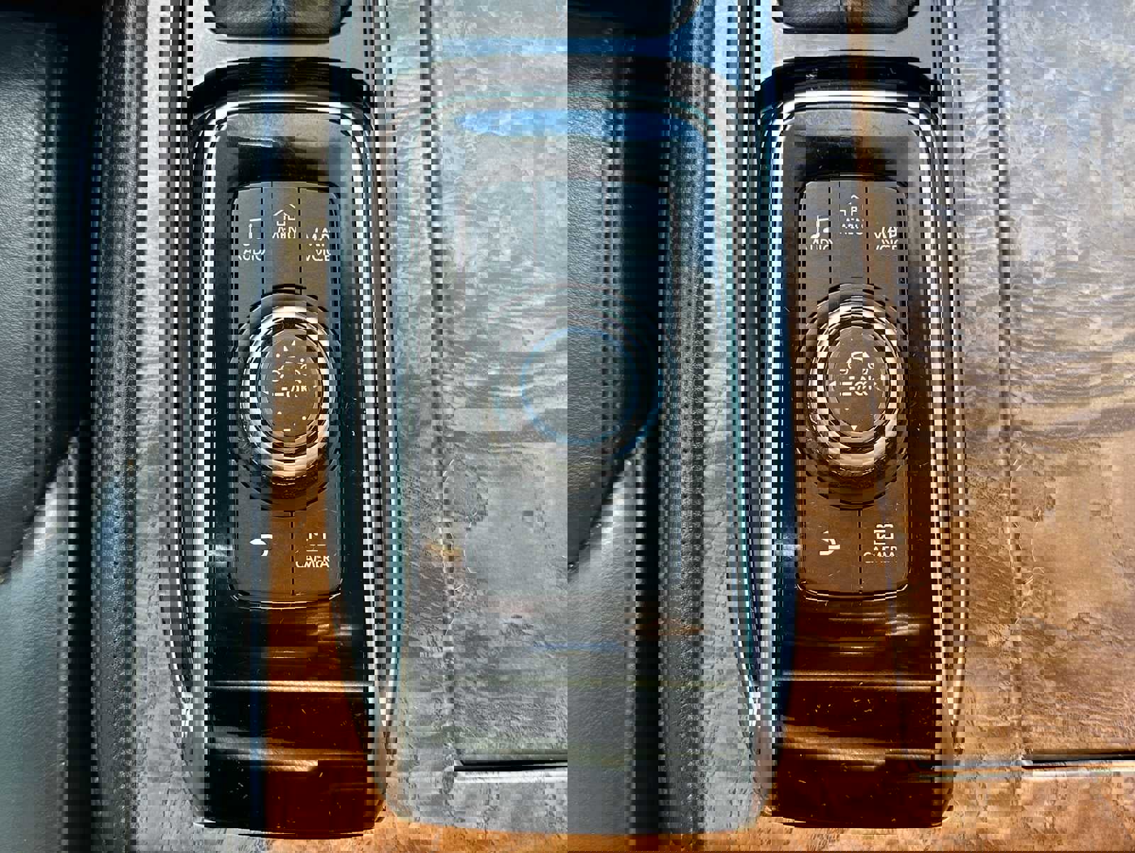 Used 2021 Nissan Armada SL w/ Captain's Chairs Package image 35