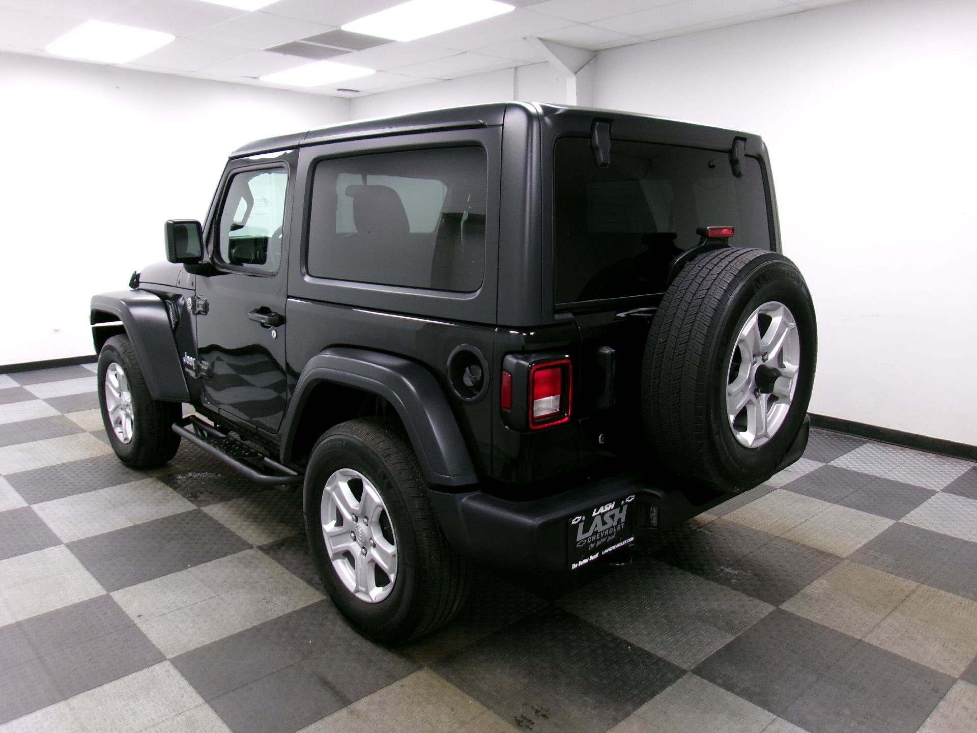 Used 2019 Jeep Wrangler Sport image 2