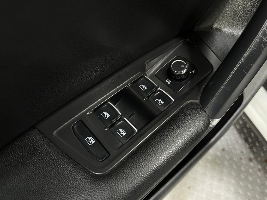 Used 2020 Volkswagen Tiguan SEL image 14