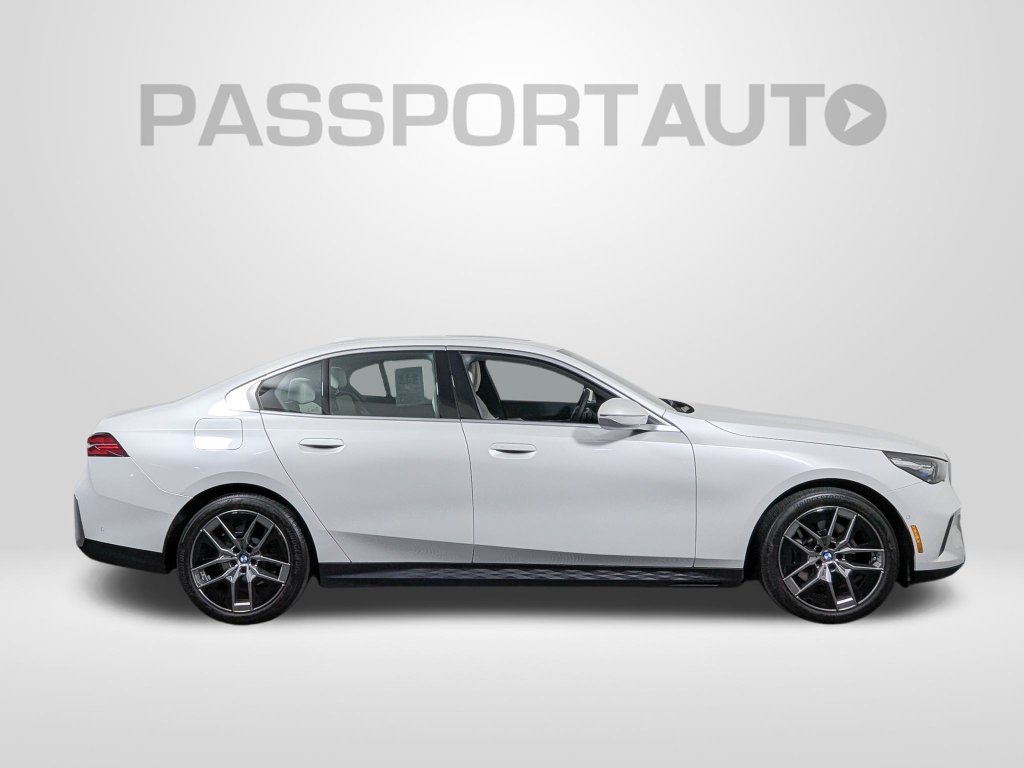 Used 2026 BMW 530i xDrive AWD/4WD image 8