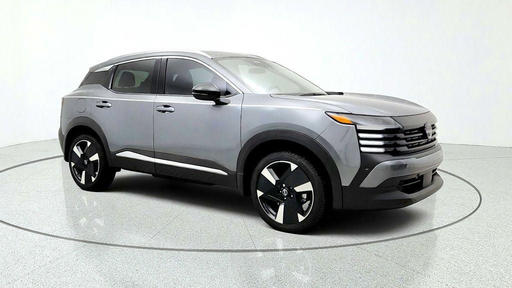 Used 2026 Nissan Kicks SR FWD image 3