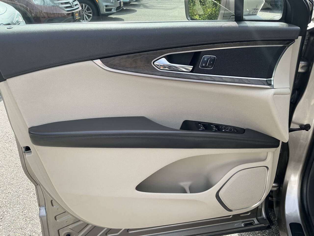 Used 2018 Lincoln MKX Reserve w/ Lincoln MKX Climate Package AWD/4WD image 15