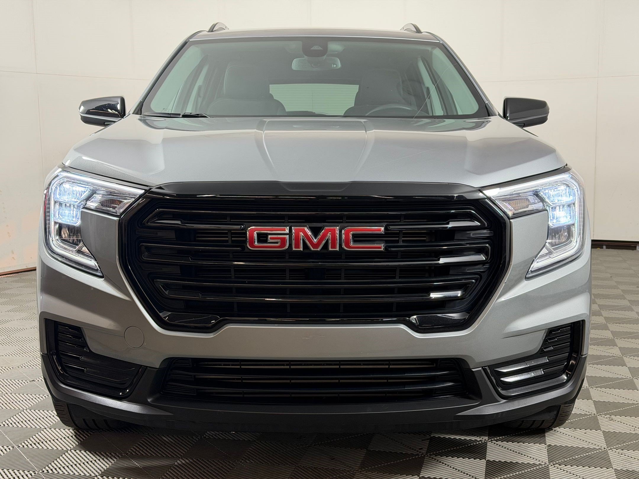 Used 2023 GMC Terrain SLE w/ Driver Convenience Package AWD/4WD image 6