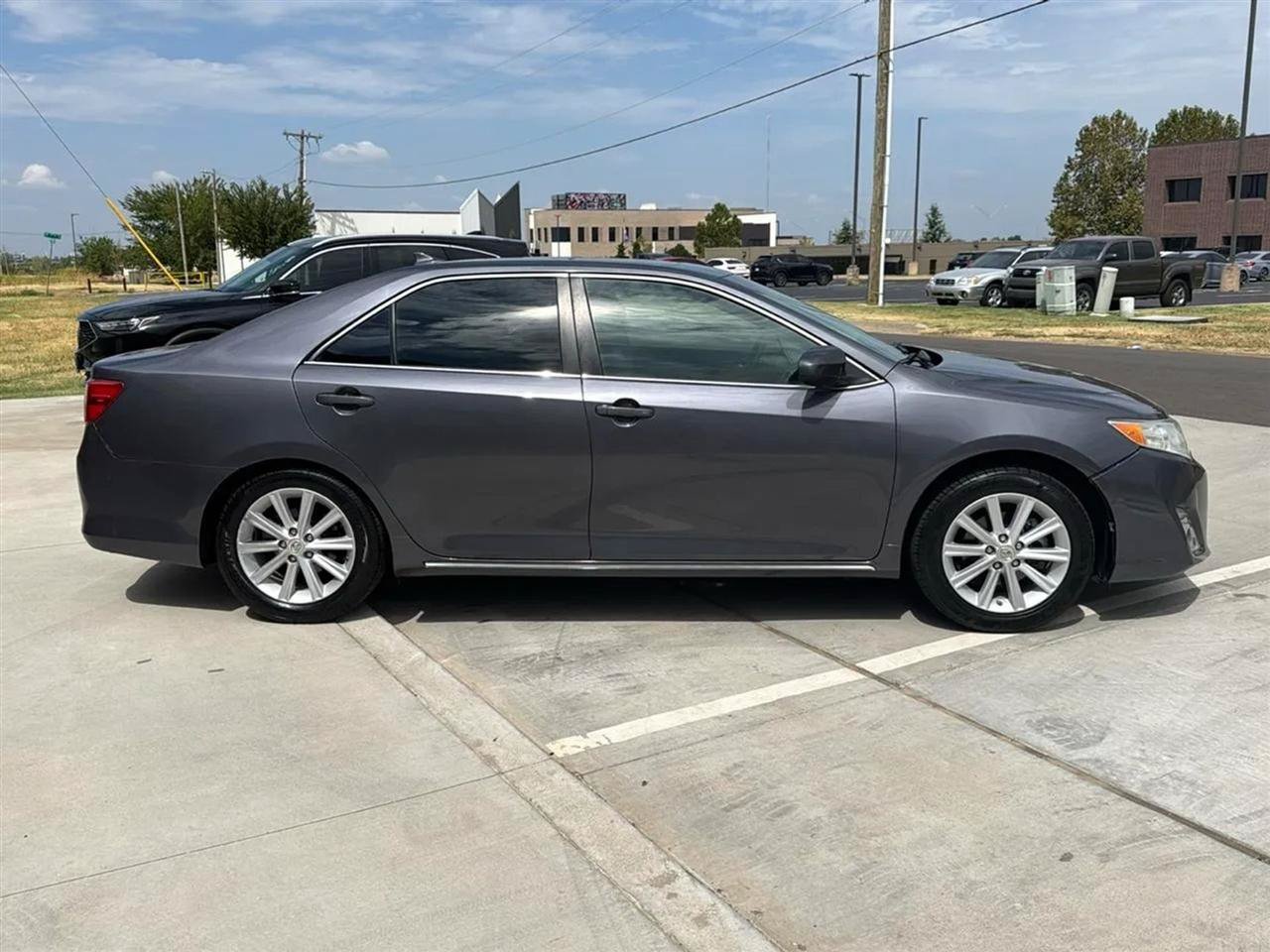 Used 2012 Toyota Camry XLE FWD image 9