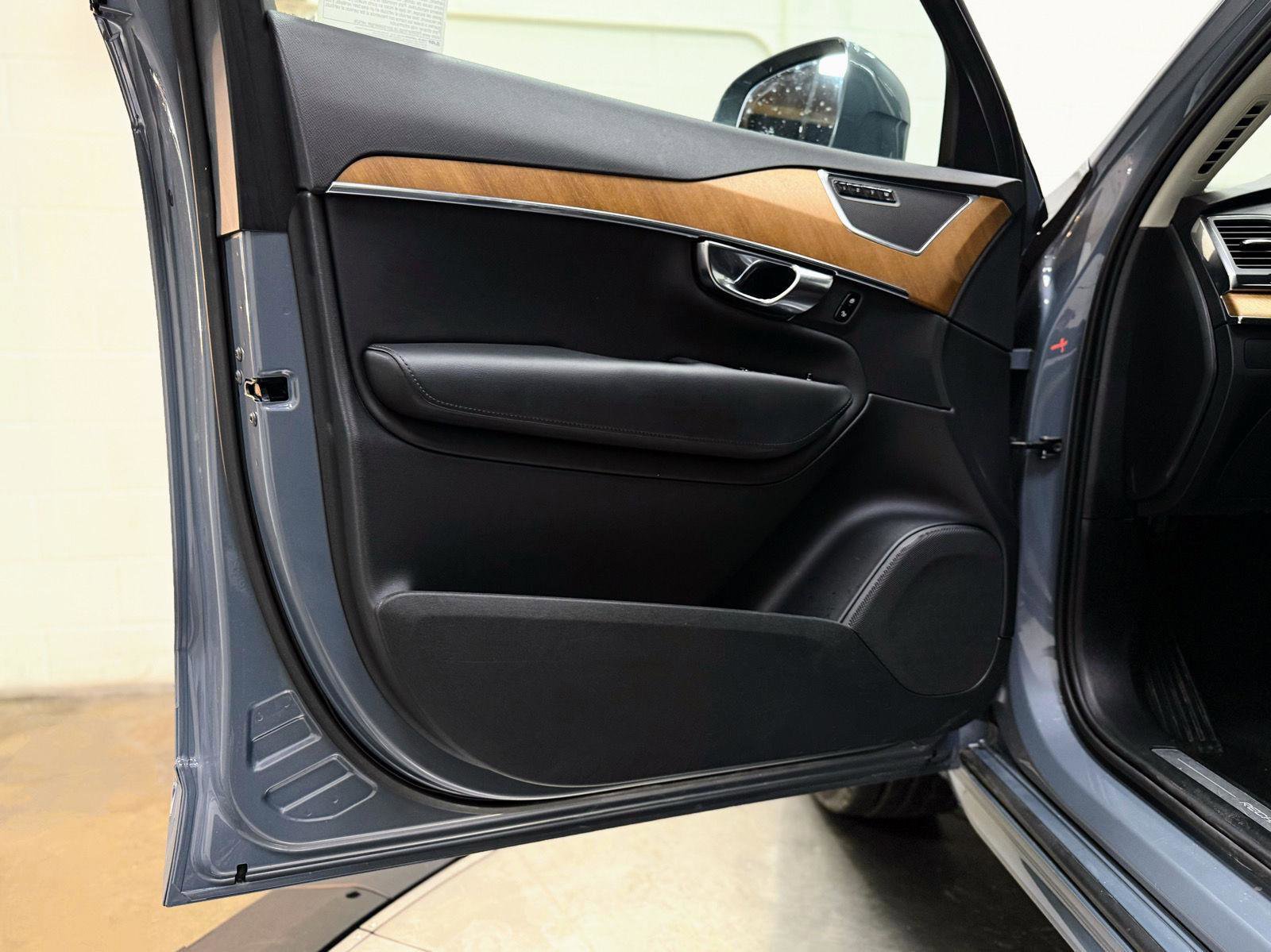 Used 2023 Volvo XC90 T8 Core w/ Climate Package image 12