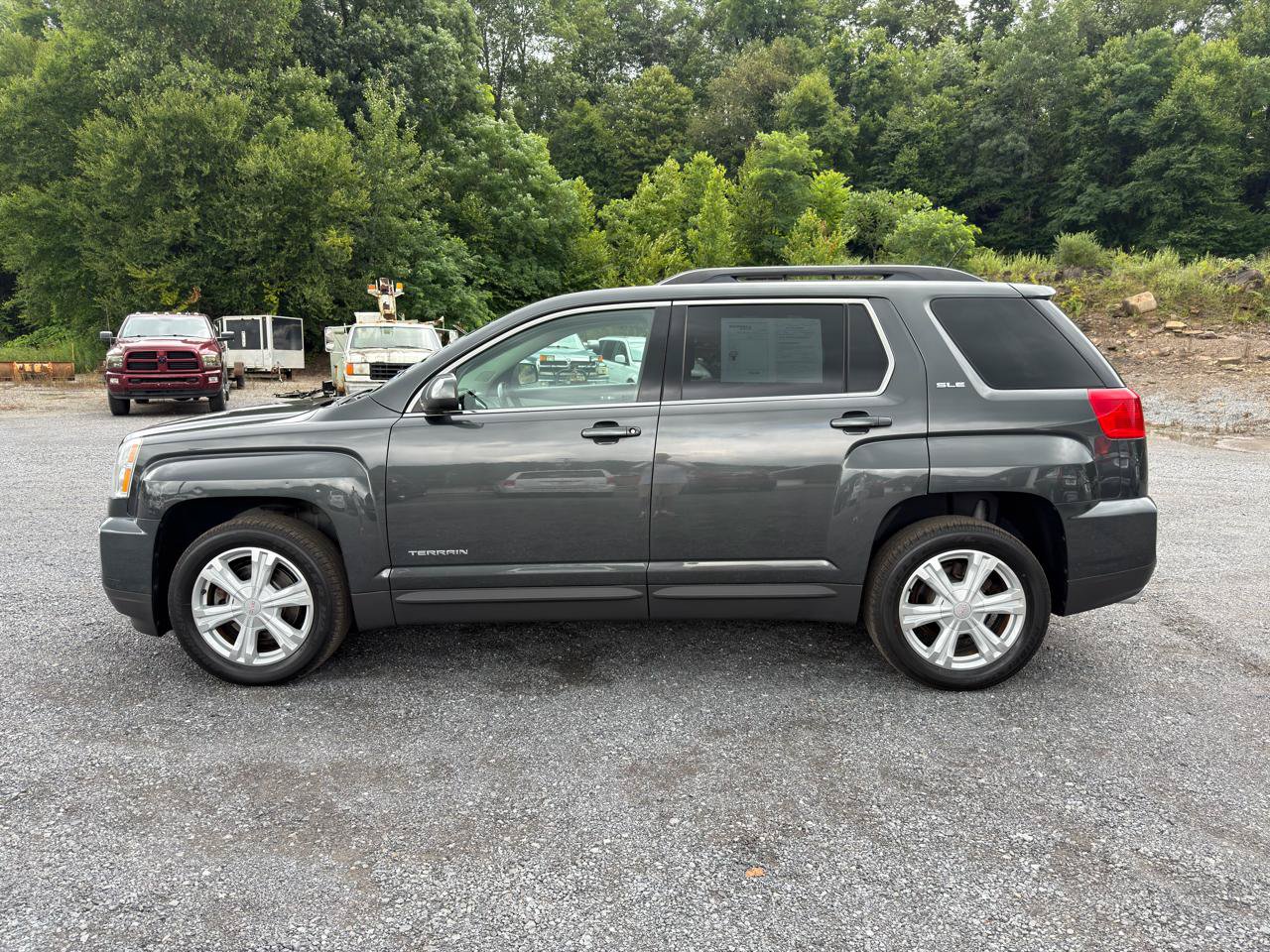 Used 2017 GMC Terrain SLE w/ Driver Alert Package I AWD/4WD image 4