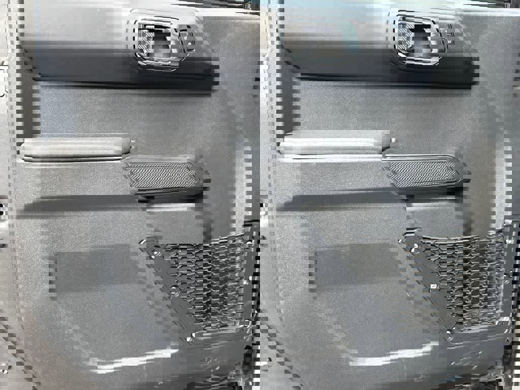 New 2025 Ford Bronco Badlands image 11