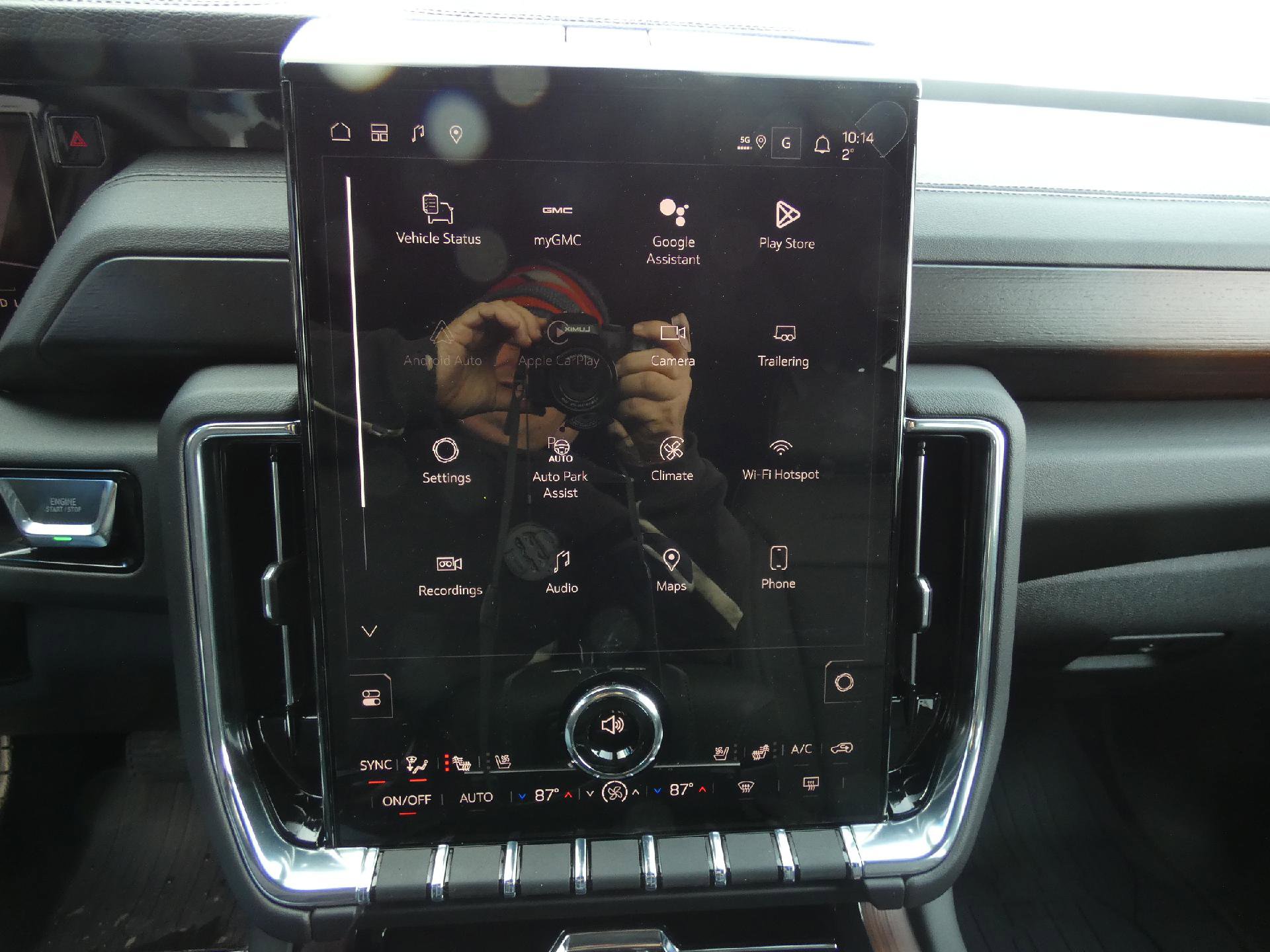 New 2026 GMC Yukon Denali w/ LPO, Floor Liner Package image 21