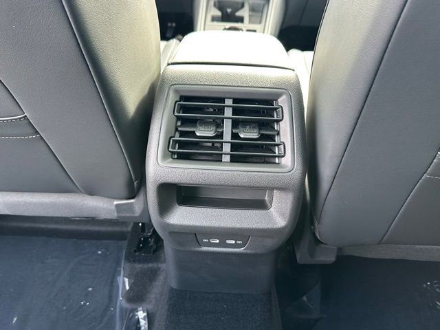 New 2026 Volkswagen Tiguan SE R-Line AWD/4WD image 30