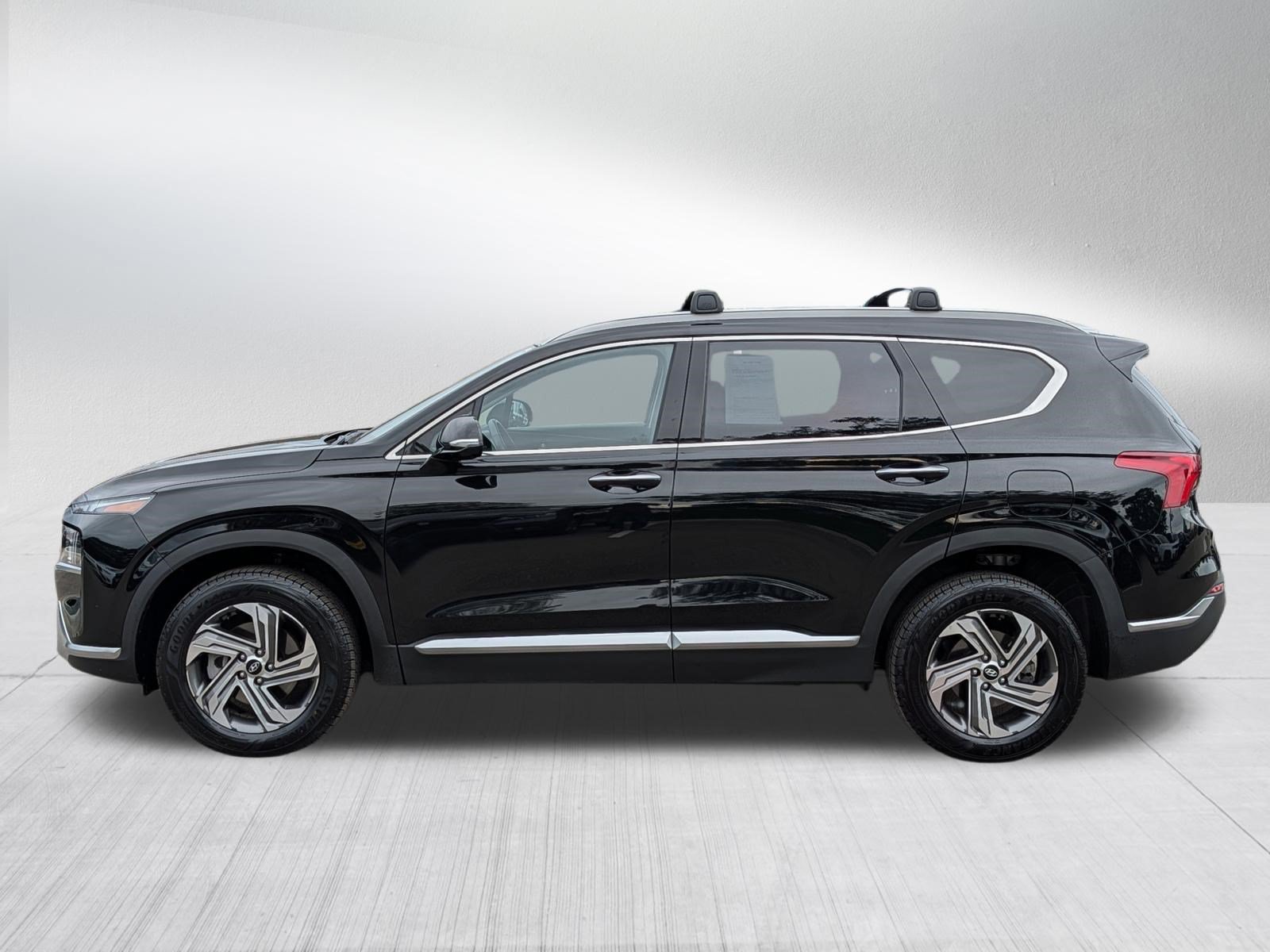 Certified 2023 Hyundai Santa Fe SEL w/ Premium Package AWD/4WD image 4