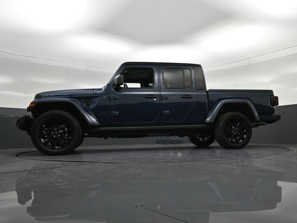 Used 2025 Jeep Gladiator Sport AWD/4WD image 30