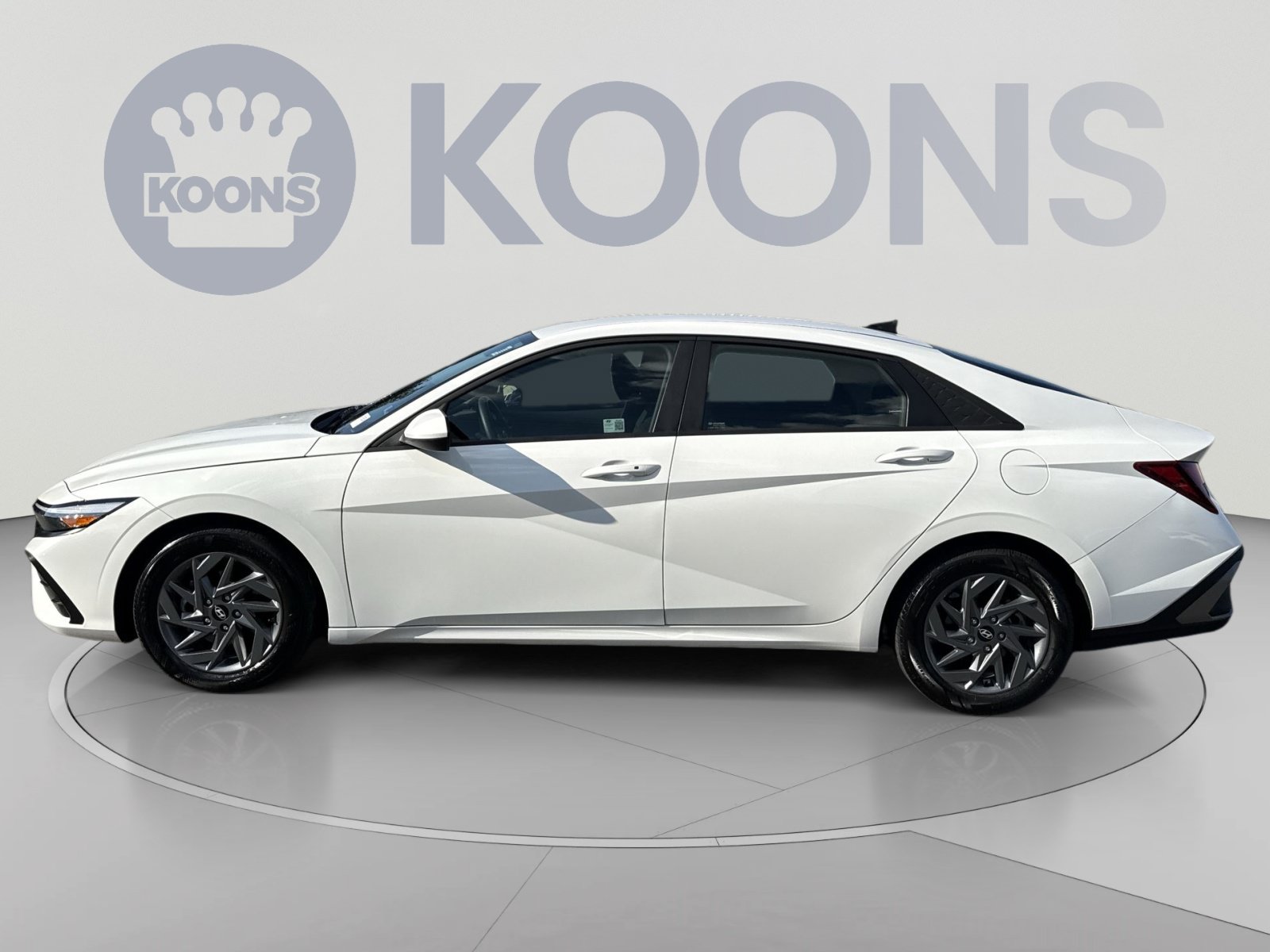 Certified 2024 Hyundai Elantra SEL FWD image 2