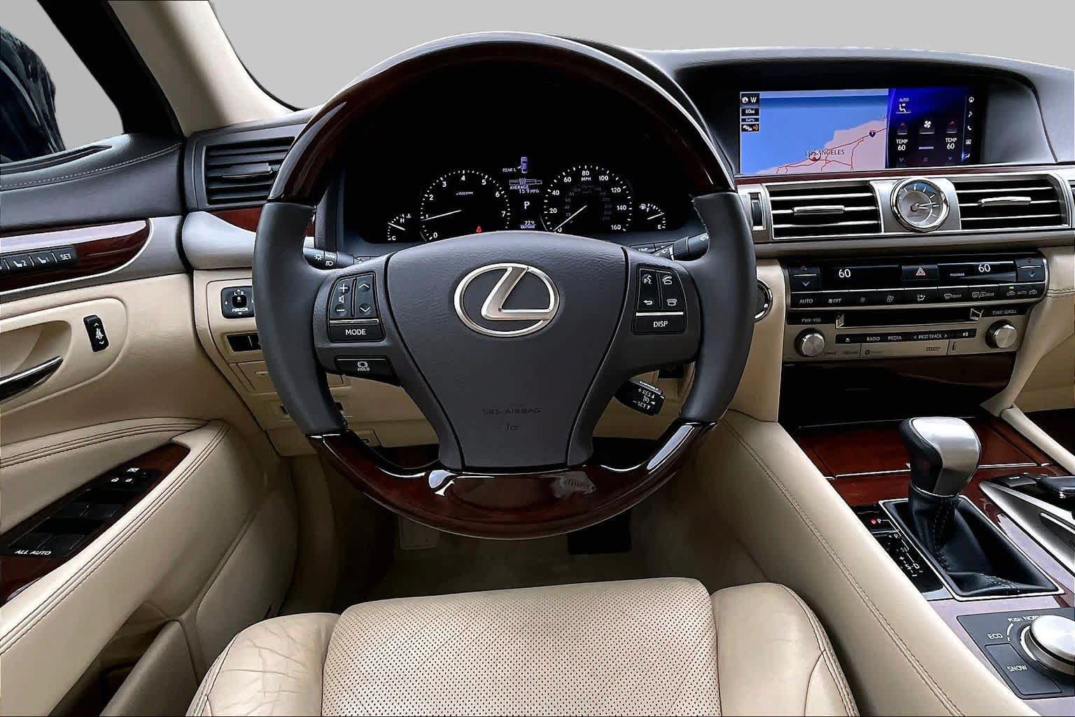 Used 2016 Lexus LS 460 w/ Comfort Package RWD image 5