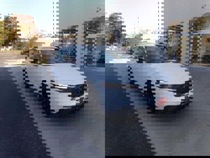 New 2025 Honda Accord SE image 3