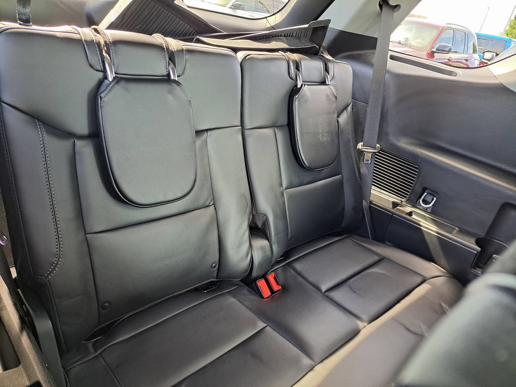 Used 2023 Ford Explorer XLT w/ Equipment Group 202A AWD/4WD image 27